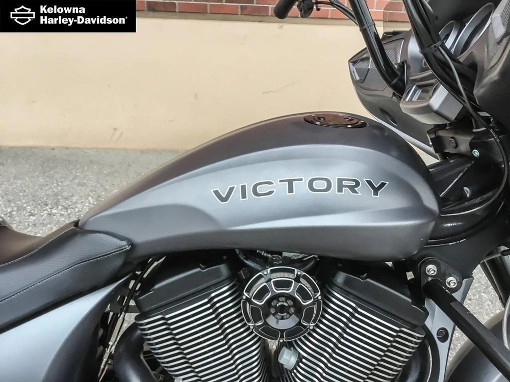 2016 Victory Motorcycles Magnum X-1 Stealth Edition alt