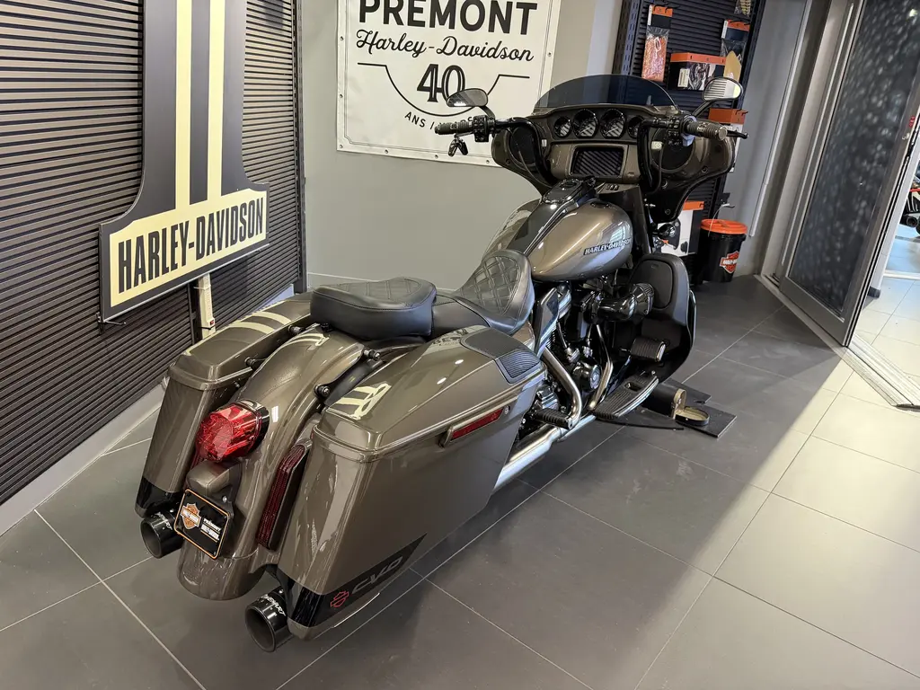2021 Harley-Davidson CVO Street Glide FLHXSEFLHXSE