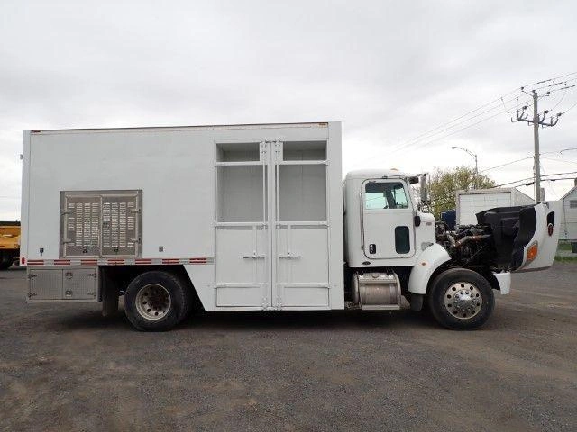 Peterbilt 335 2009