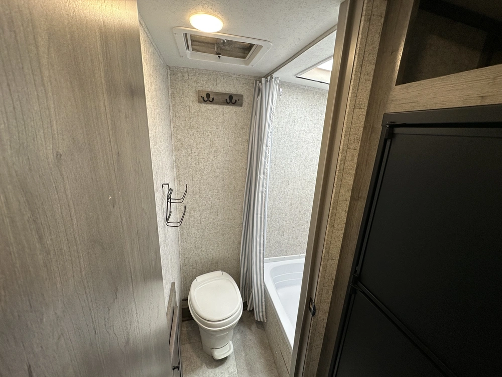 Coachmen Apex Tera 15t 2020 alt