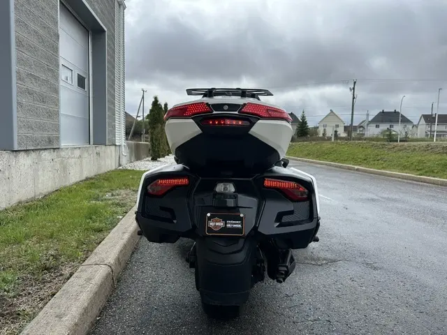 Can-Am Spyder SEA to SKY 2024