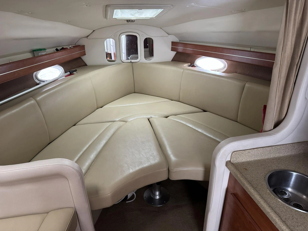 Rinker Boat Co 300 Fiesta Vee 2006 alt
