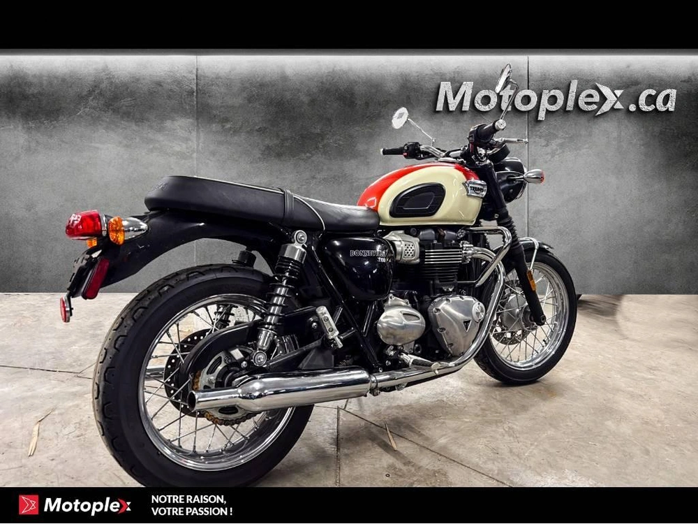 Triumph Bonneville T100 2018 alt