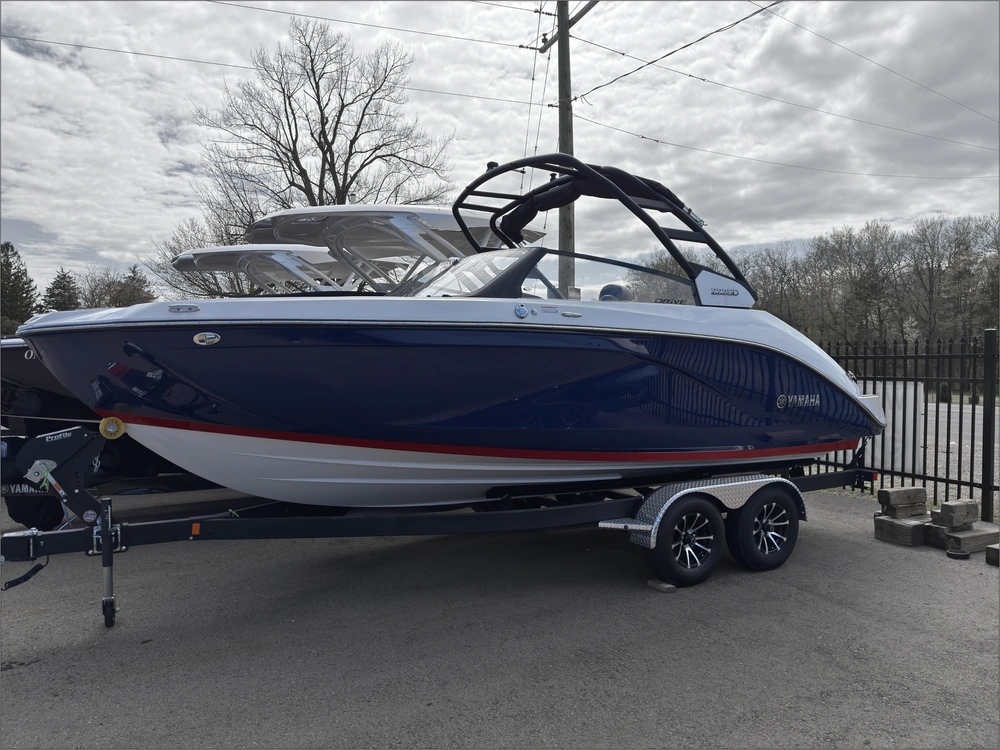 2026 Yamaha 222sd alt