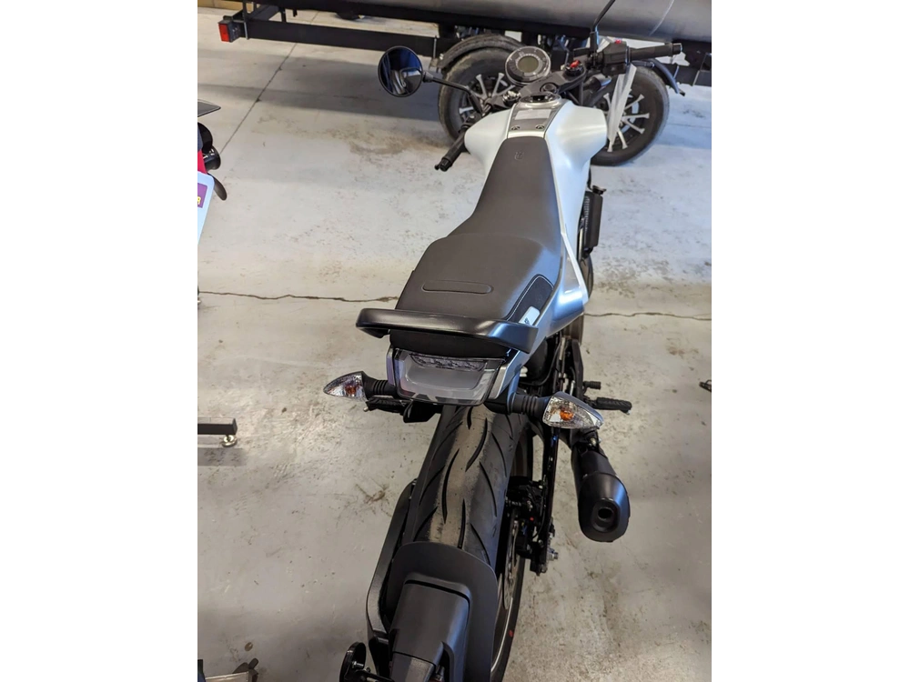 2023 Husqvarna Vitpilen 401 alt