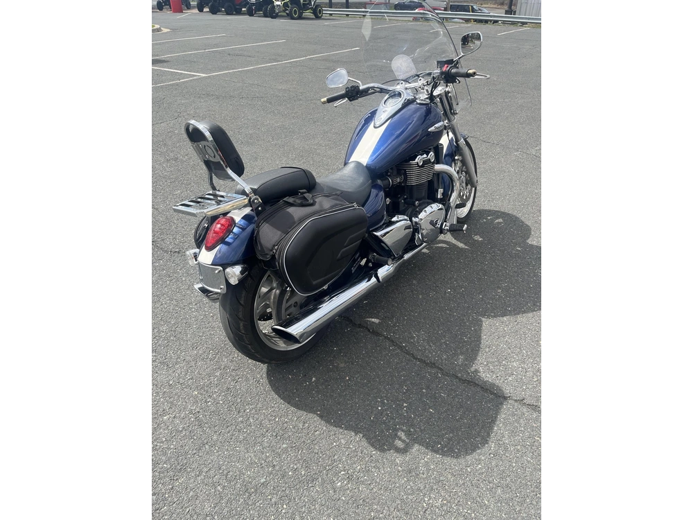 2010 Triumph Thunderbird alt