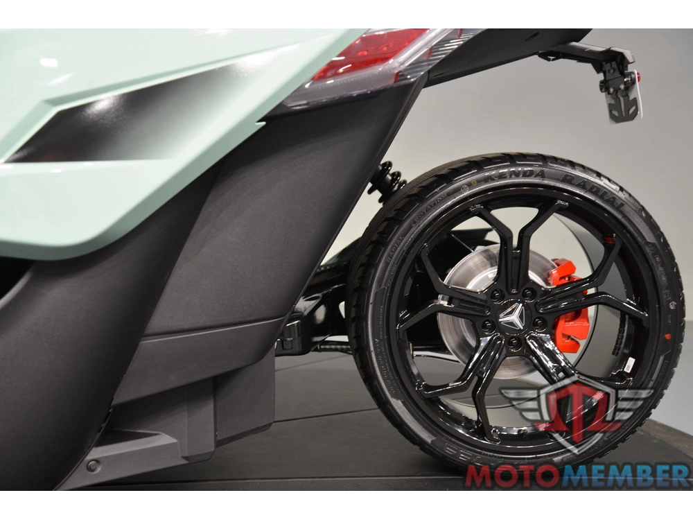 2026 Slingshot R Autodrive alt