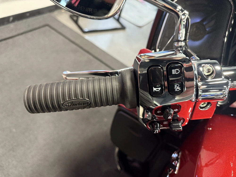 2026 Indian Motorcycle Pursuit Limited 112 alt