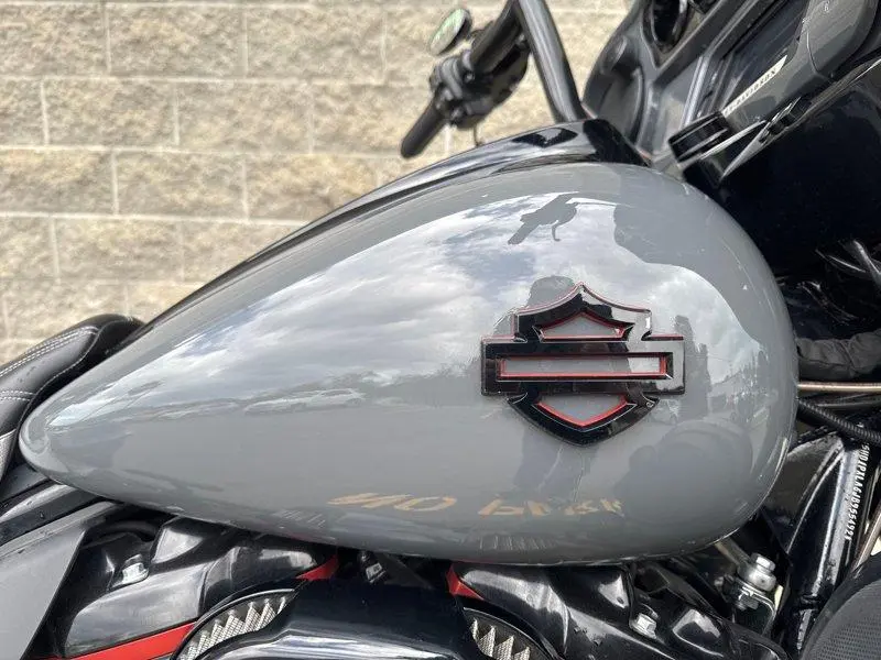 2018 Harley-Davidson FLHXSE - CVO™ Street Glide® thumbnail 4