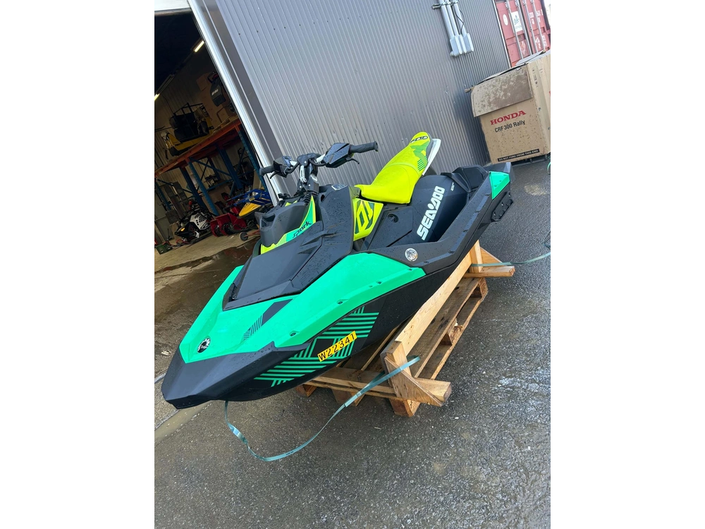 Can-am Spark Trixx 2021 alt