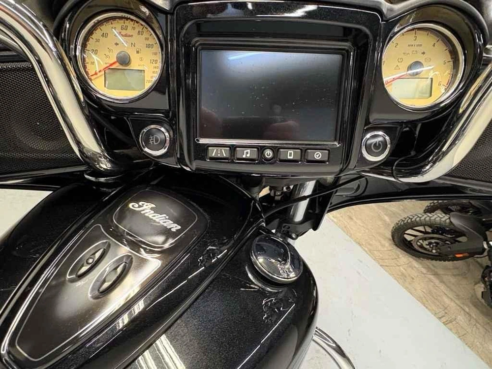 Indian Motorcycle Chieftain 2017 alt