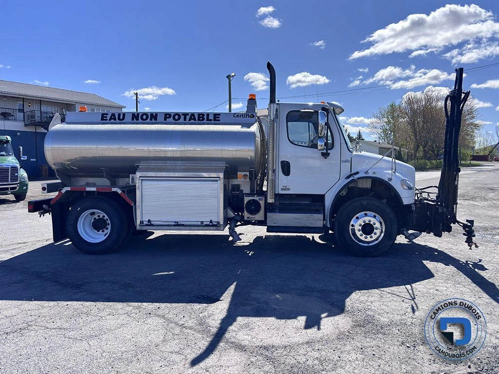 Freightliner M2-106 2011 alt