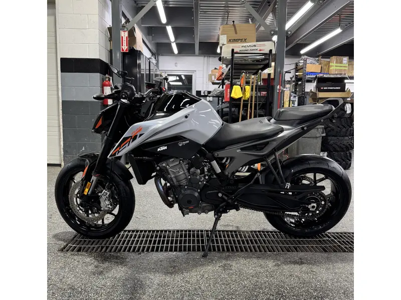 2024 KTM DUKE 790 thumbnail 6