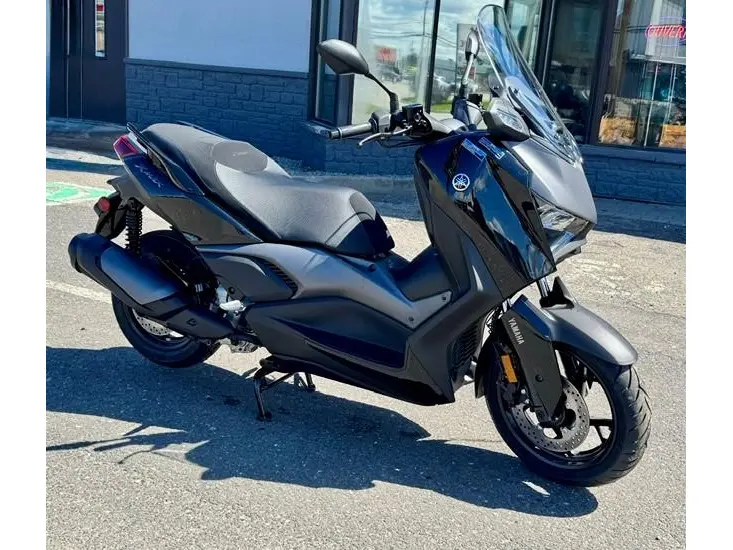 2025 Yamaha XMAX thumbnail 2