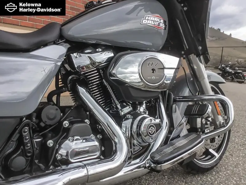 2026 Harley-Davidson FLHX - Street Glide® thumbnail 17