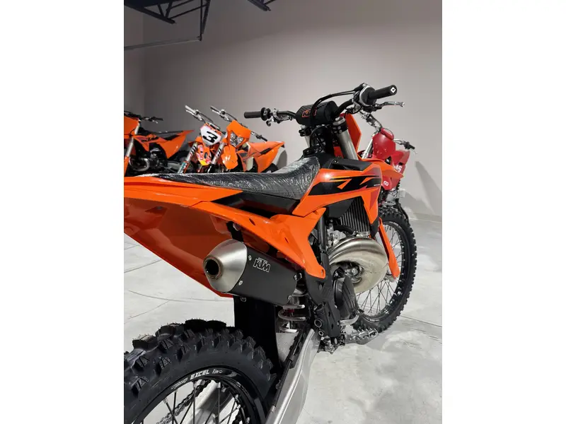 2025 KTM 300 SX thumbnail 9