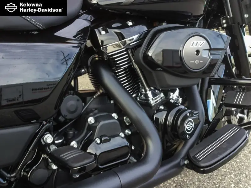 2026 Harley-Davidson FLHX - Street Glide® thumbnail 18