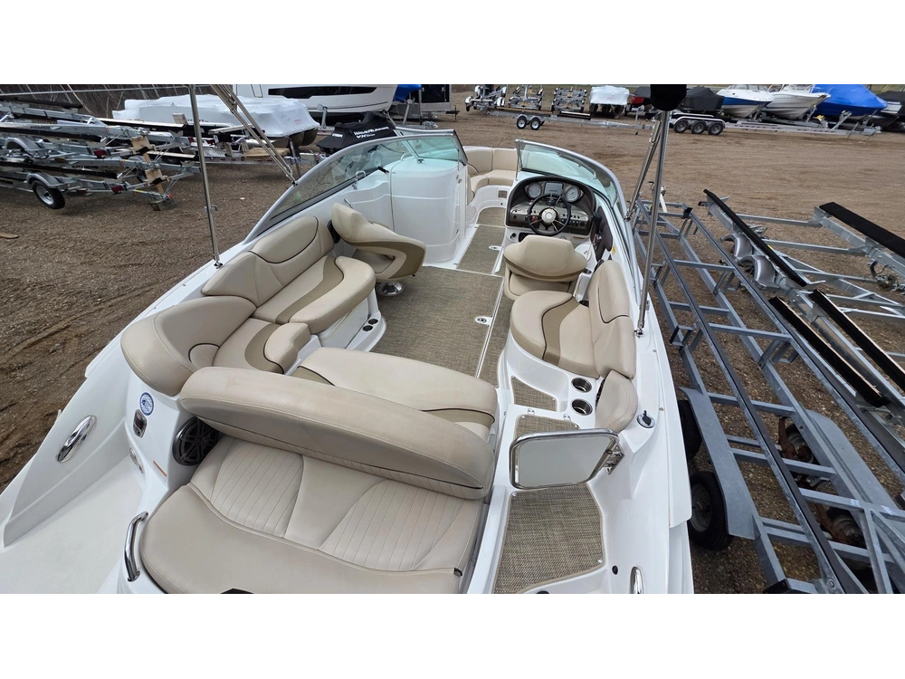 2014 Cruisers Yachts 258 Ss alt