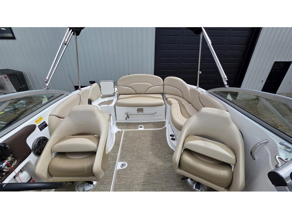 2014 Cruisers Yachts 258 Ss alt