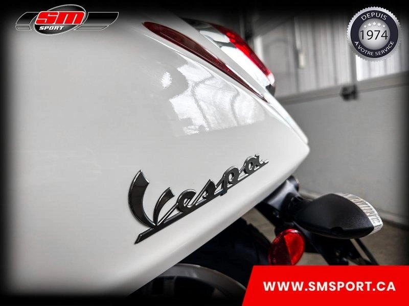 2026 Vespa Primavera 50 alt