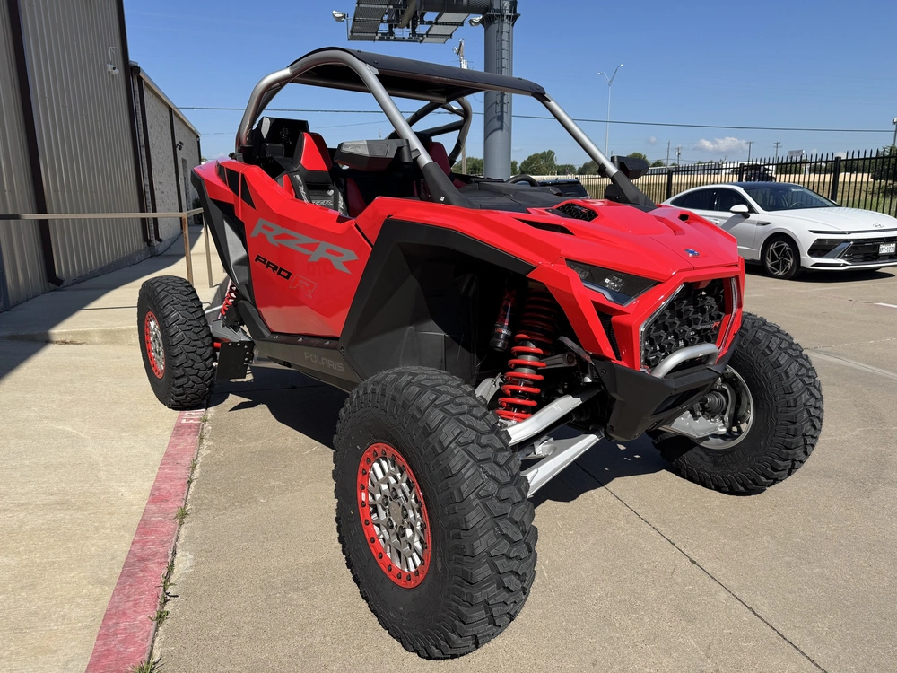 2026 Polaris Rzr Pro R Ultimate Indy Red alt
