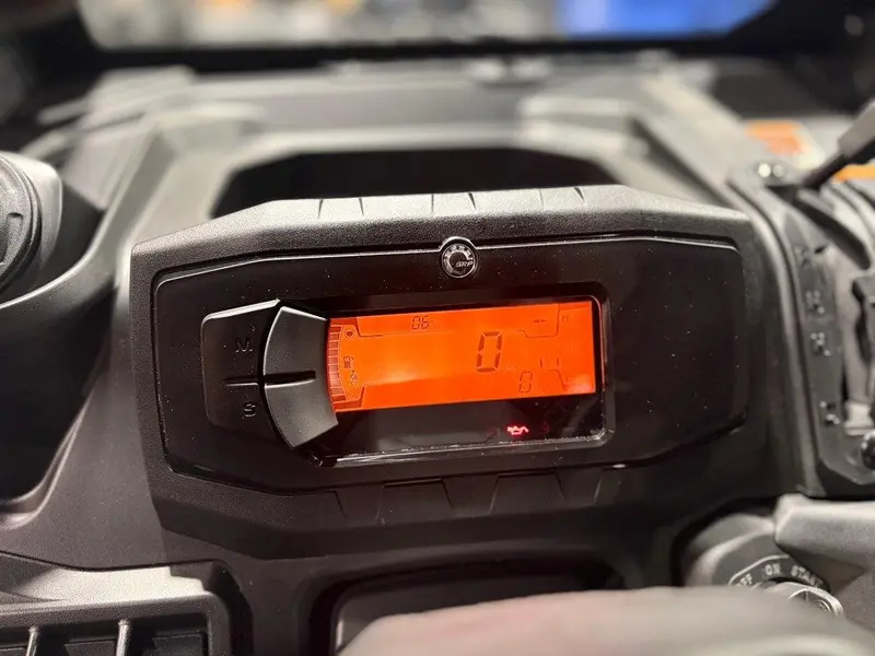 2026 Can-Am Defender MAX DPS CAB HVAC HD10 thumbnail 16