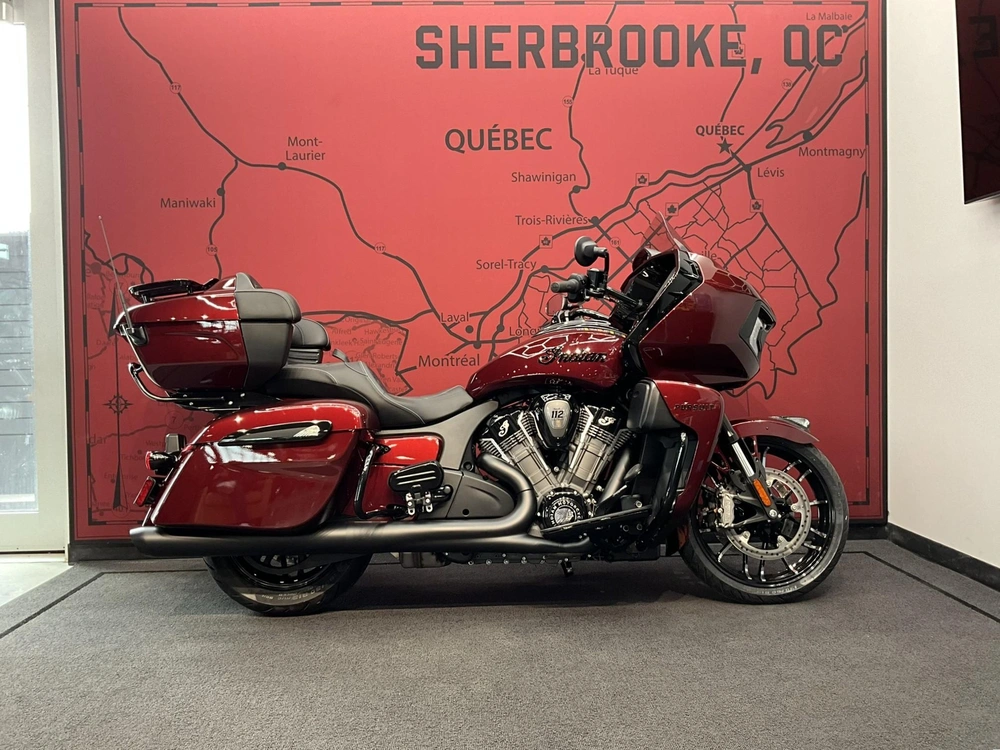 2026 Indian Motorcycle Pursuit Dark Horse + 112 Package alt