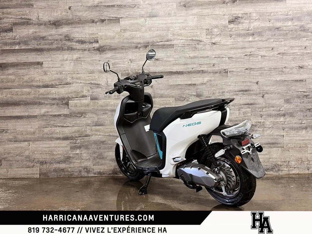 2025 Yamaha Neo Scooter Electrique Blanc alt