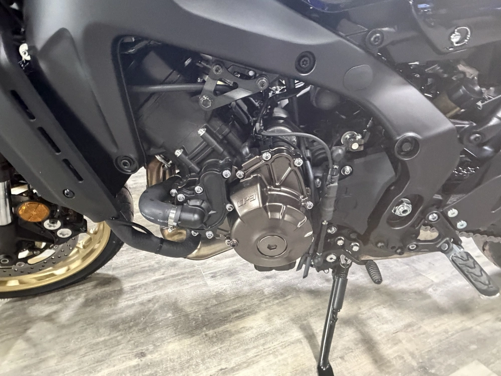 2026 Yamaha Xsr900 Raven alt