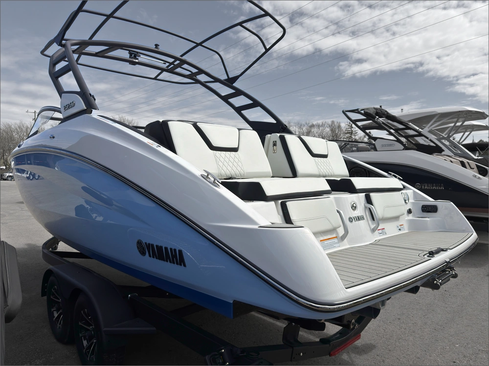2026 Yamaha 252sd alt