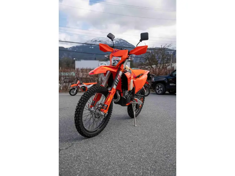 2025 KTM 500 EXC-F SIX DAYS thumbnail 4