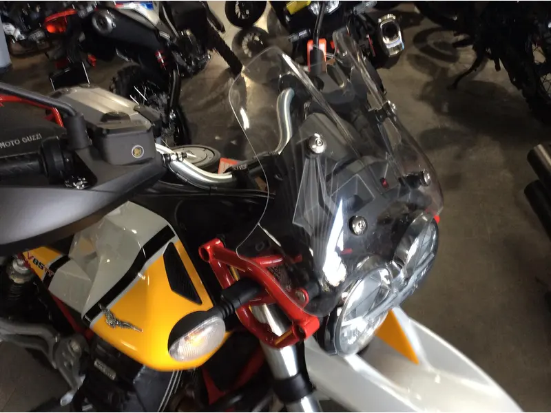 2020 Moto Guzzi V85TT ADVENTURE thumbnail 8