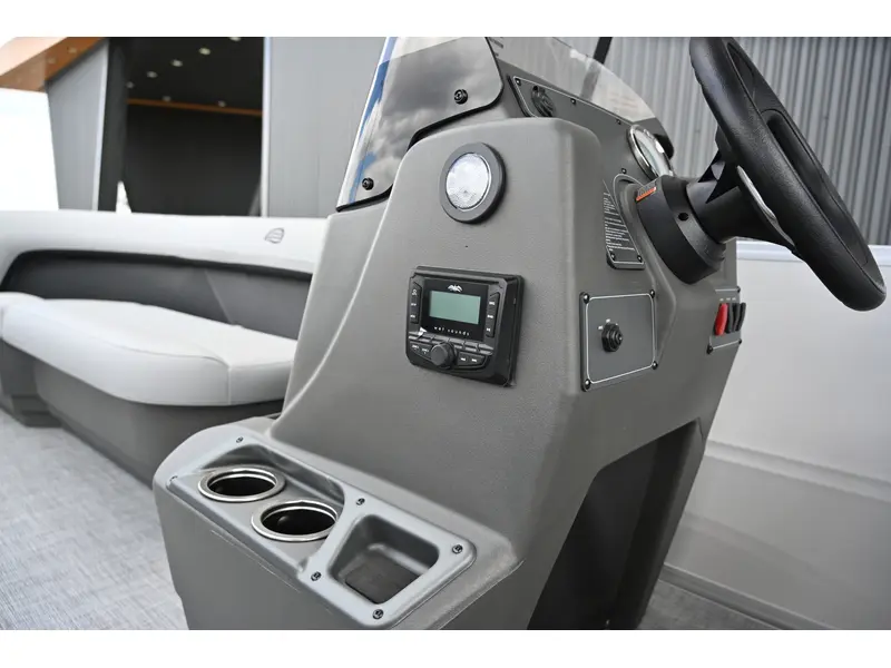 2026 Sun Tracker PARTY BARGE 16 DLX 50ELPT 4S thumbnail 19