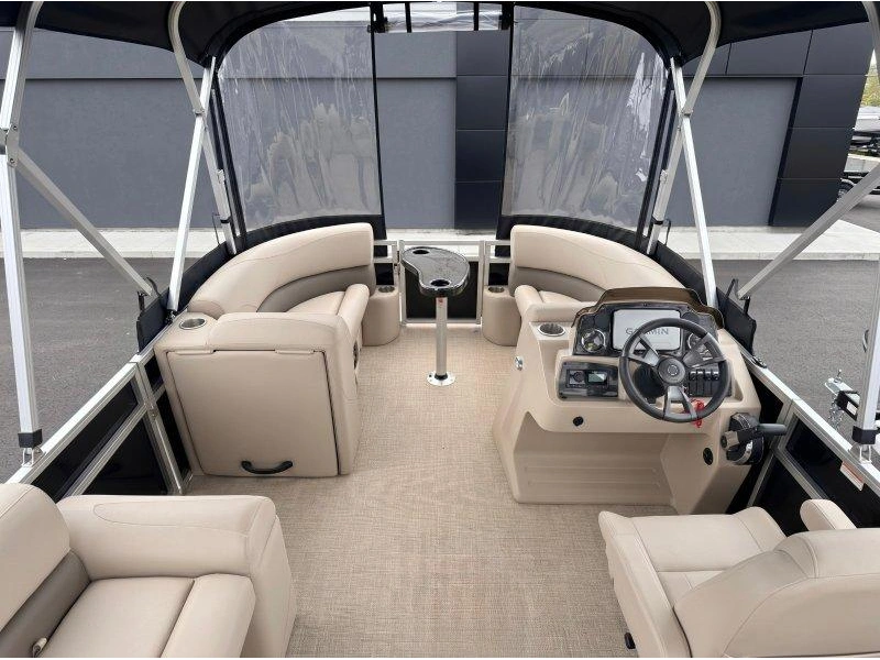 Legend Q-series Le 19 Lounge 2023 alt