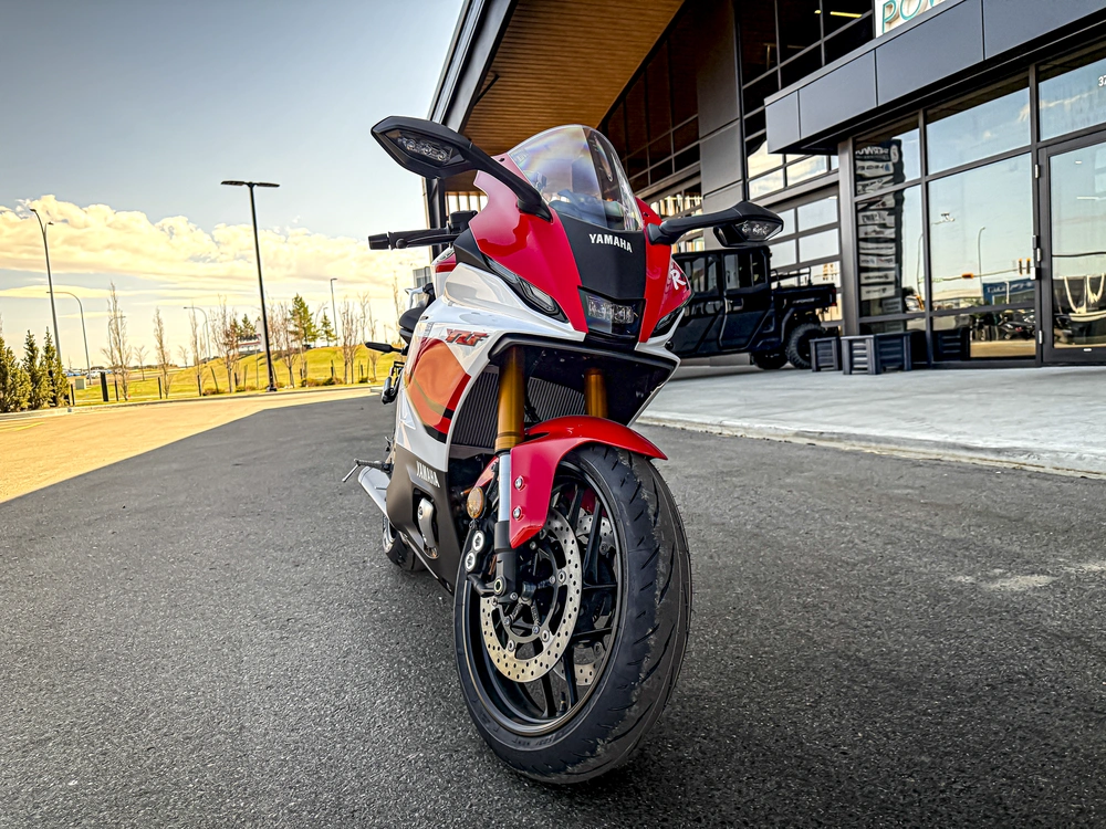 2026 Yamaha R7 alt