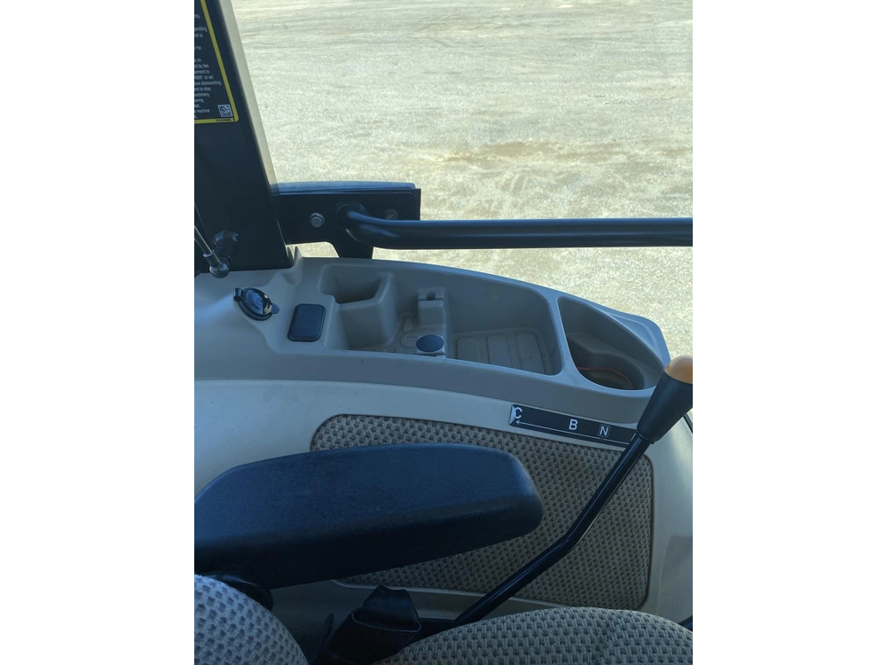 2022 John Deere 4066r alt