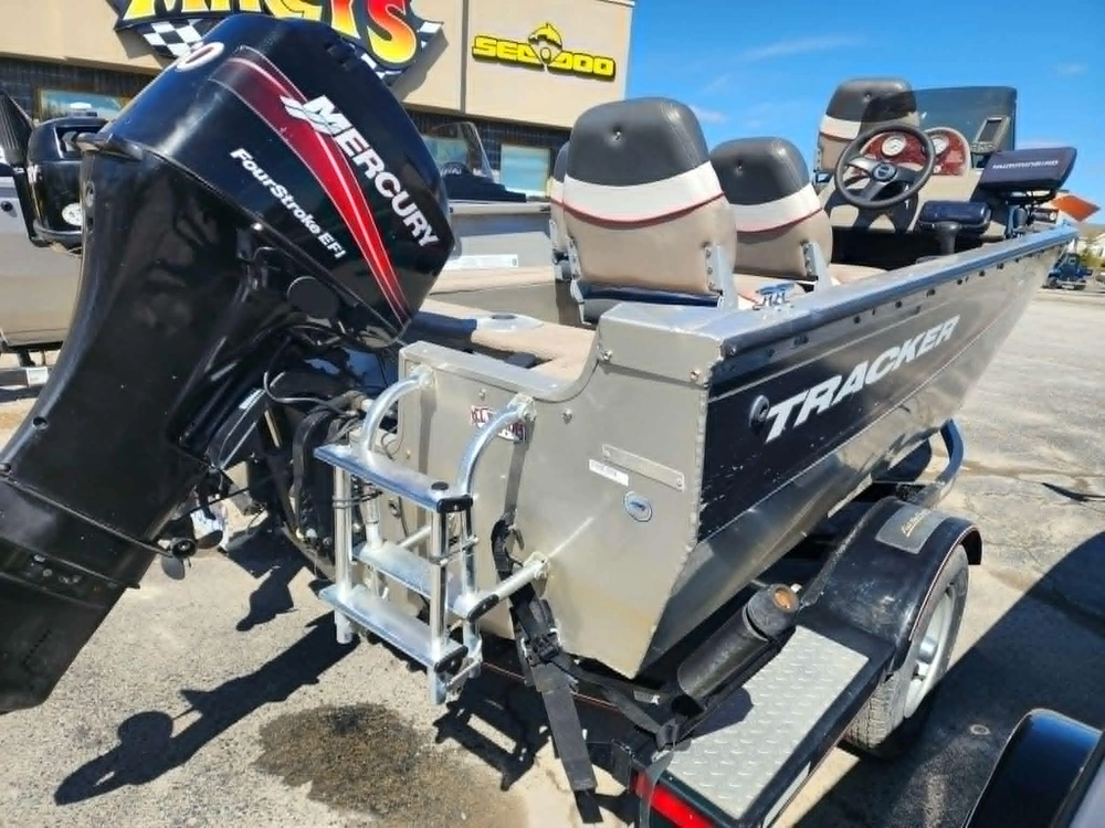 2005 Other Tracker 16ft alt