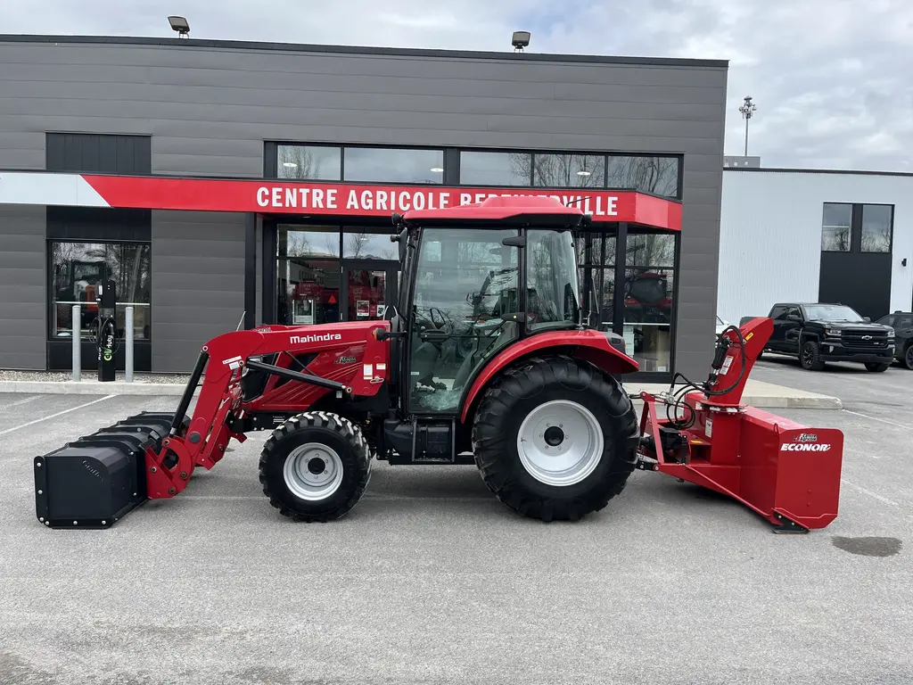 2024 Mahindra 2660 CAB