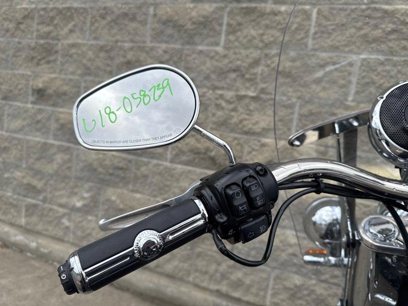 2018 Harley-davidson Flde - Softail Deluxe alt