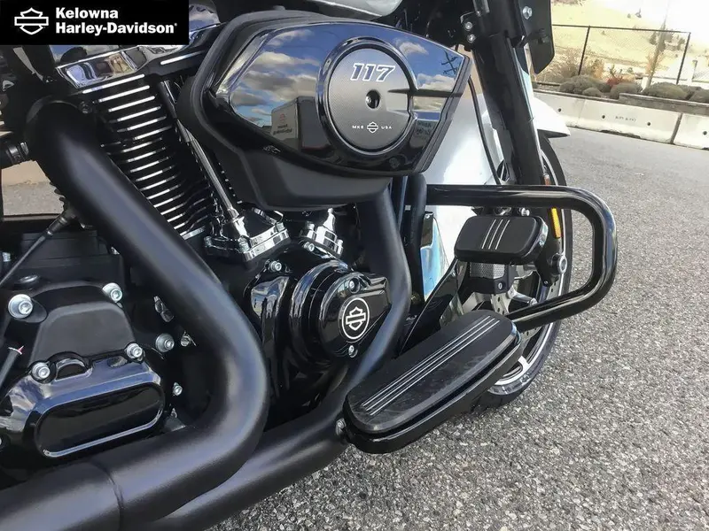 2025 Harley-Davidson FLHX - Street Glide® thumbnail 17