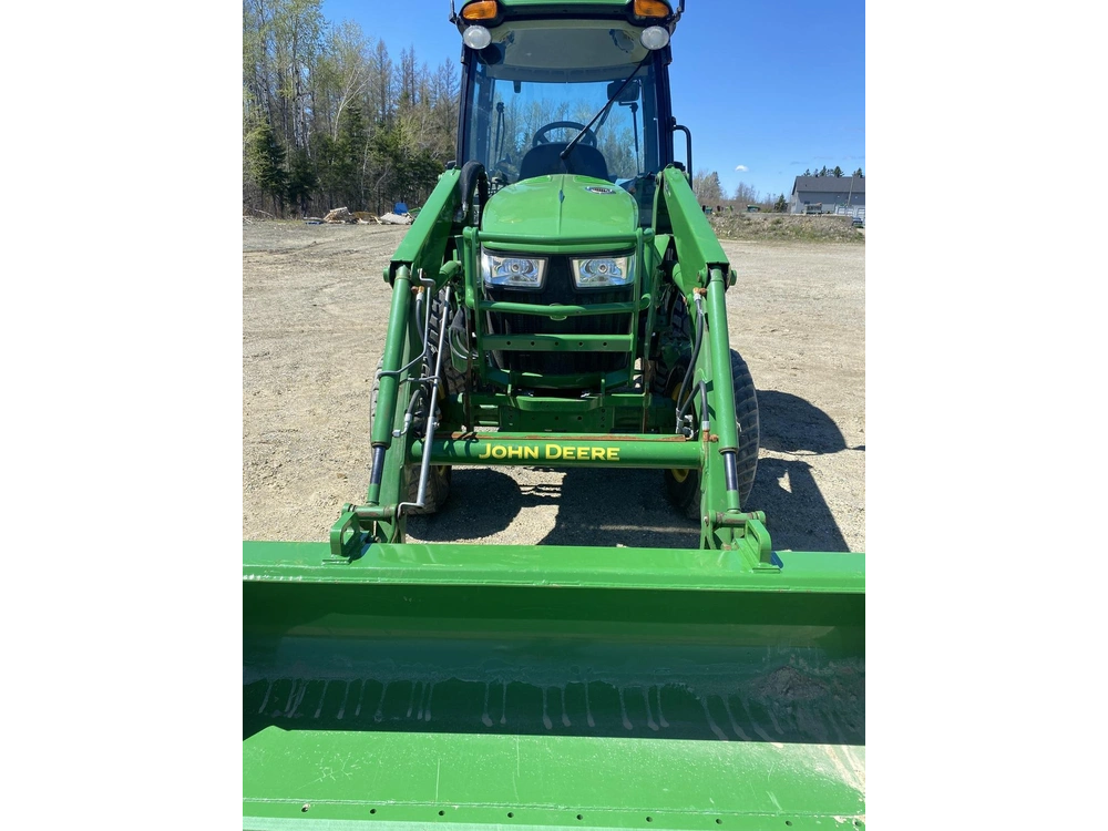 2022 John Deere 4066r alt