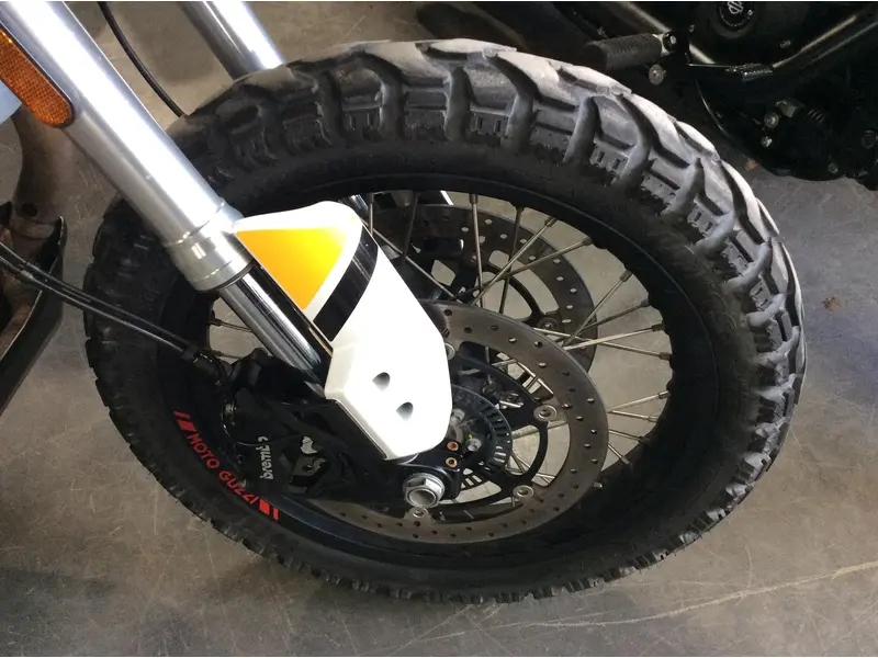 2020 Moto Guzzi V85TT ADVENTURE thumbnail 9