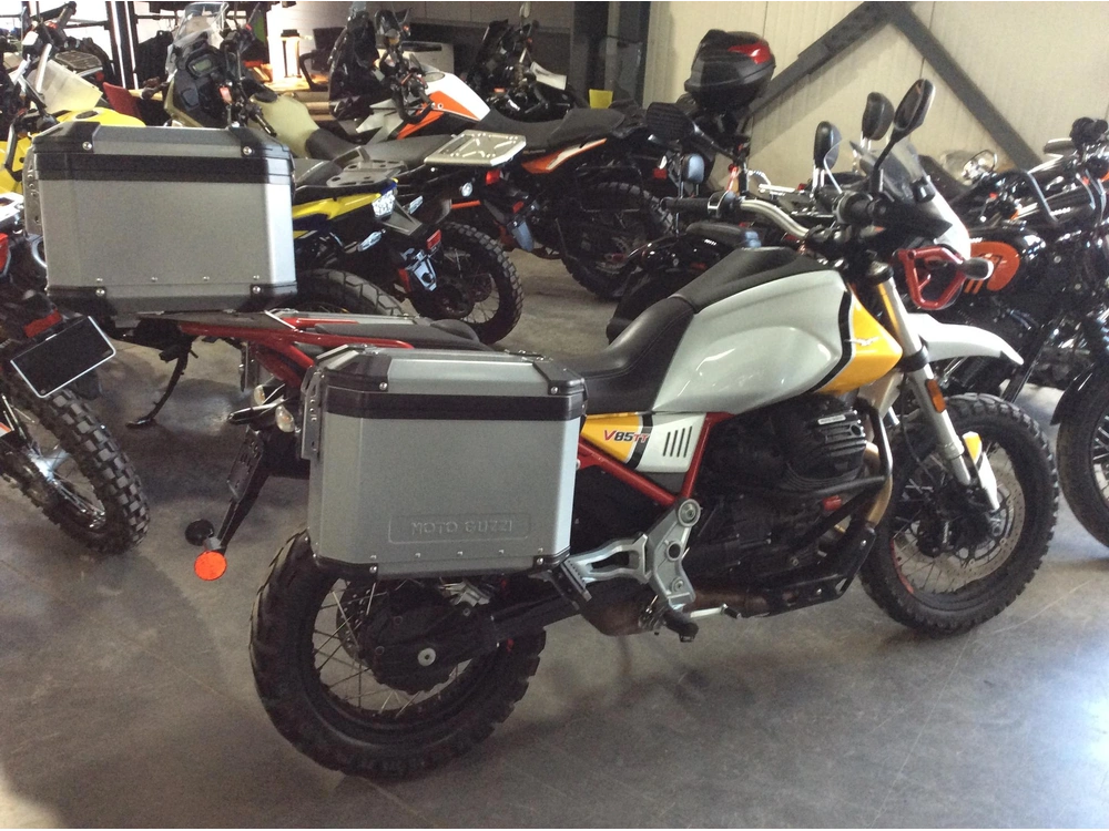 2020 Moto Guzzi V85tt Adventure alt