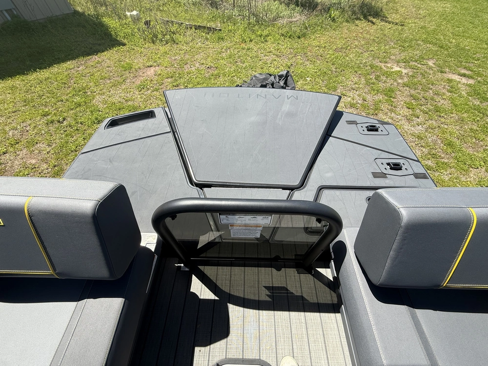 2025 Manitou Explore 24 Stealth alt
