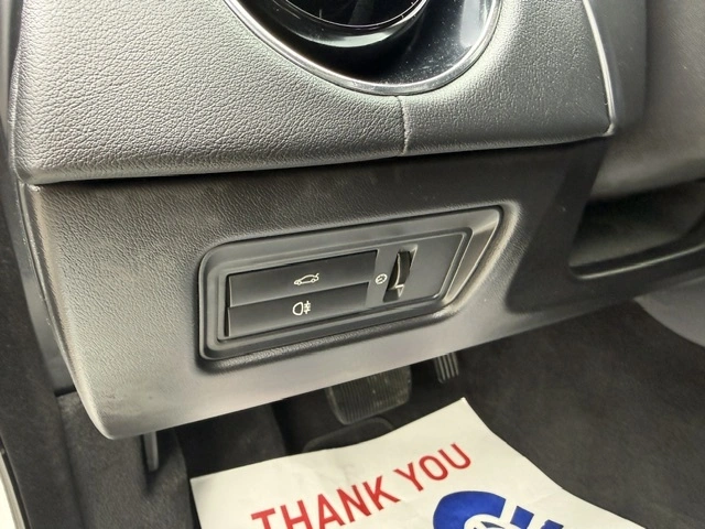 2016 Jaguar Xj Portfolio alt