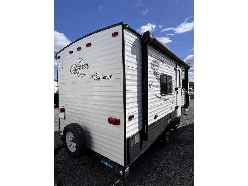 2016 COACHMEN CLIPPER 17FQ