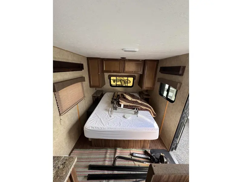 2016 COACHMEN CLIPPER 17FQ