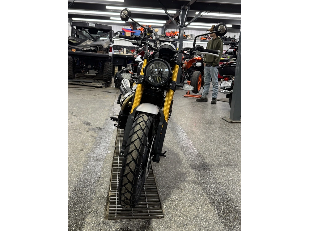 Triumph Scrambler 900 2026 alt