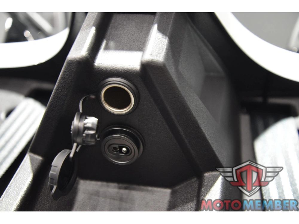 2026 Slingshot R Autodrive alt