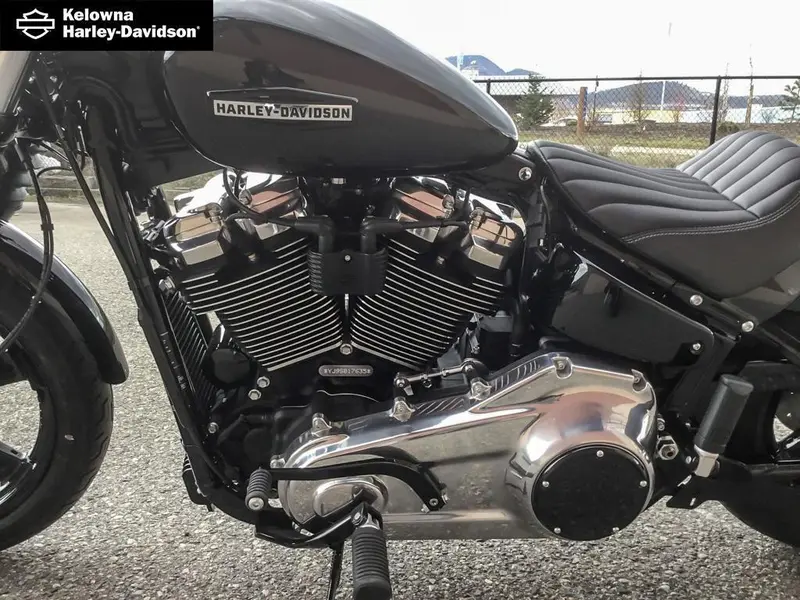 2026 Harley-Davidson FXBB - Street Bob® thumbnail 24